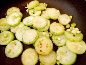 小胖快速吃瓜,一场关于吃瓜的狂欢盛宴